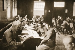 La Sala de Lectura, Dorchester, ilustración de Prisioneros Alemanes en Gran Bretaña de English Photographer